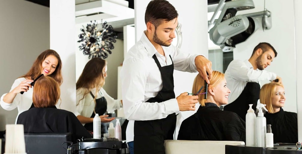 Guía de etiqueta para visitar el salón de belleza